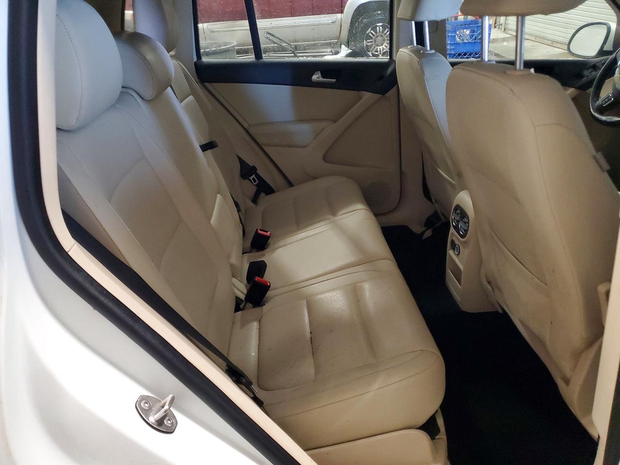 2017 VOLKSWAGEN TIGUAN S photo 11