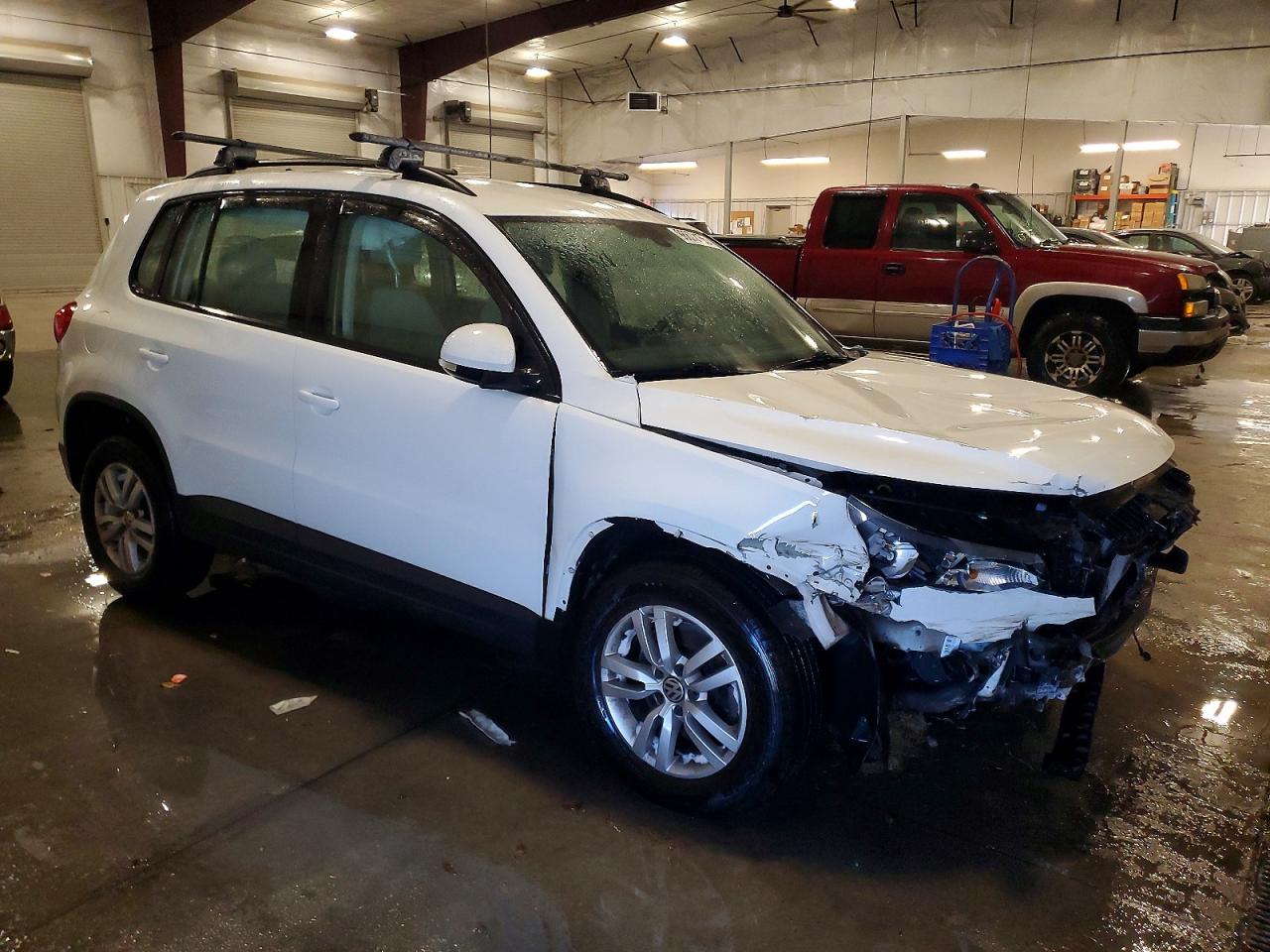 2017 VOLKSWAGEN TIGUAN S photo 4
