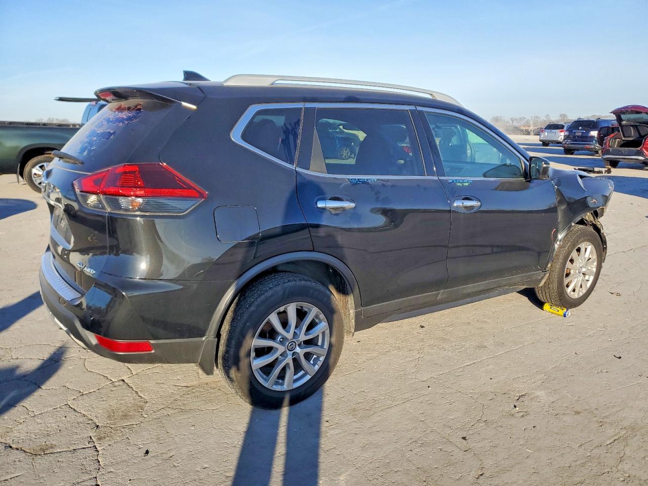 2018 NISSAN ROGUE S photo 5