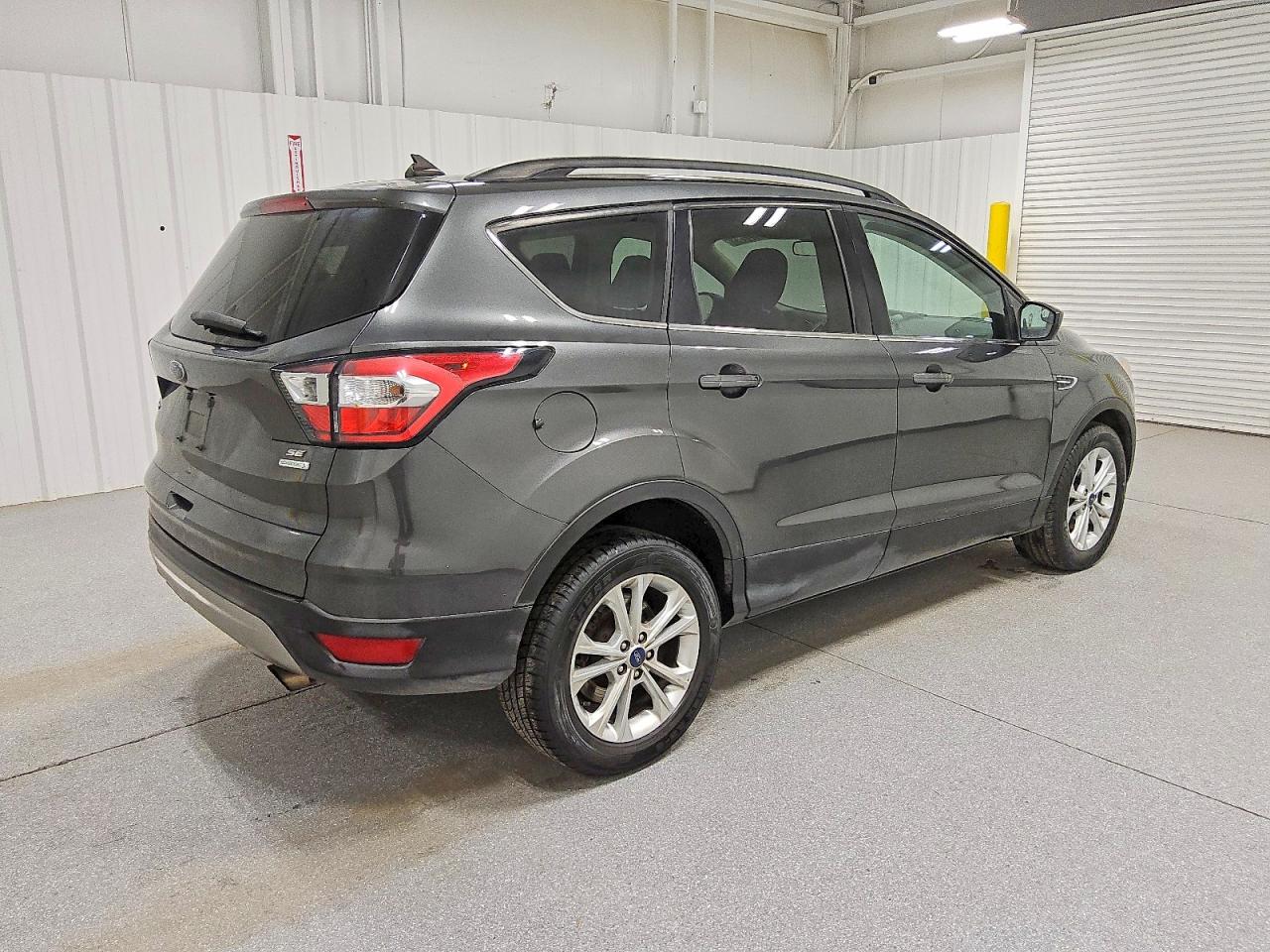 2018 FORD ESCAPE SE photo 3