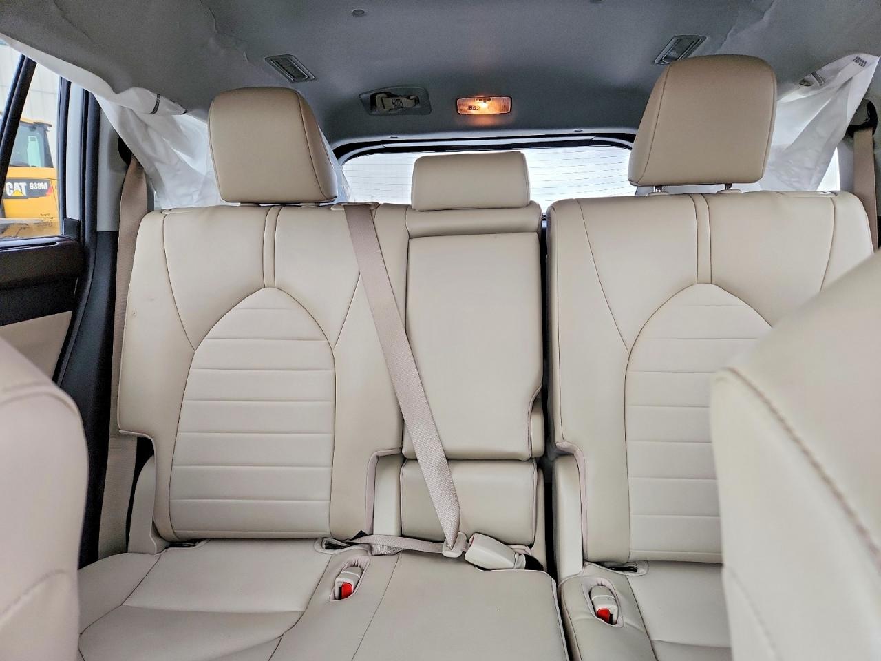 2022 TOYOTA HIGHLANDER XLE photo 10