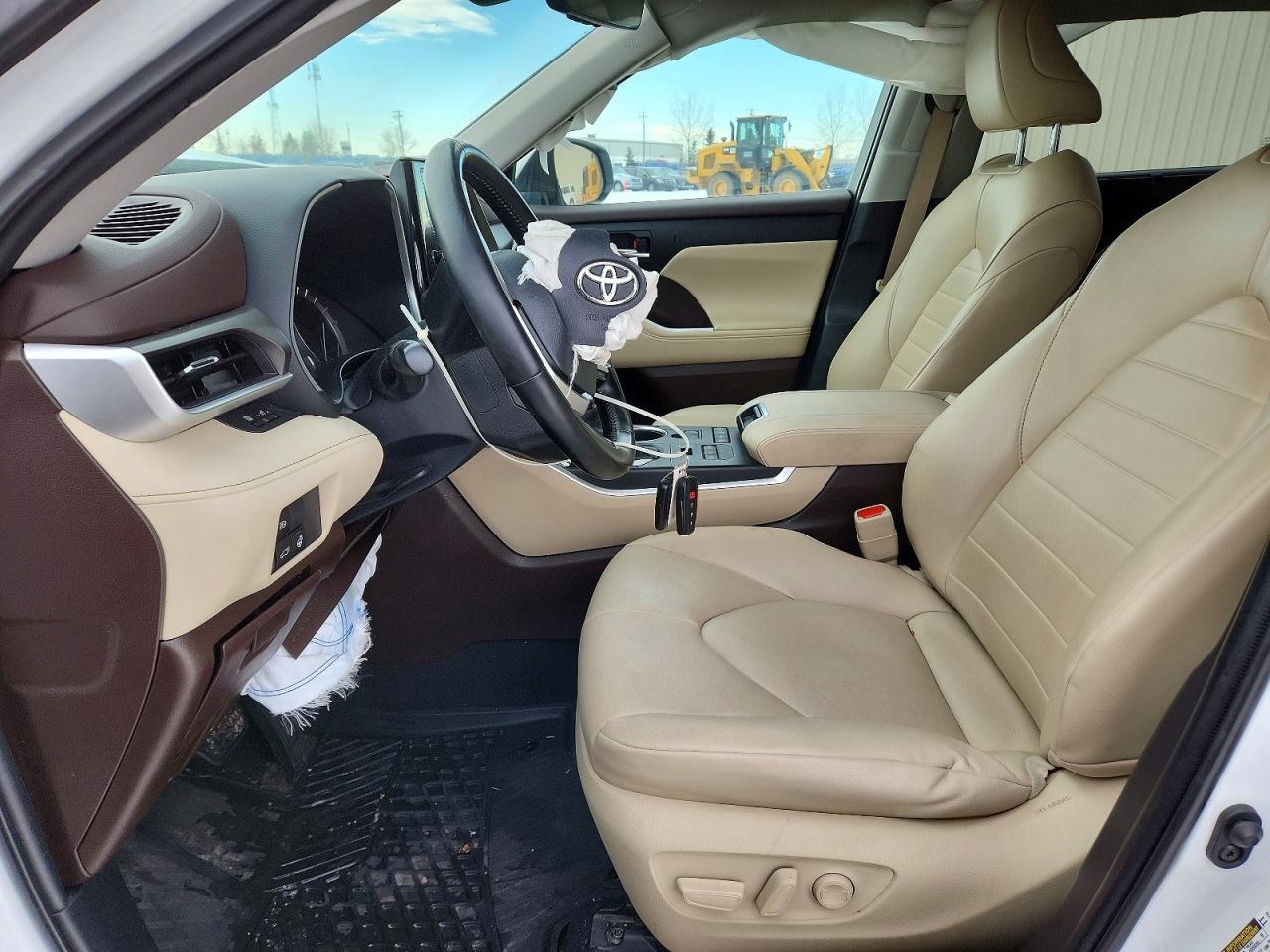 2022 TOYOTA HIGHLANDER XLE photo 7