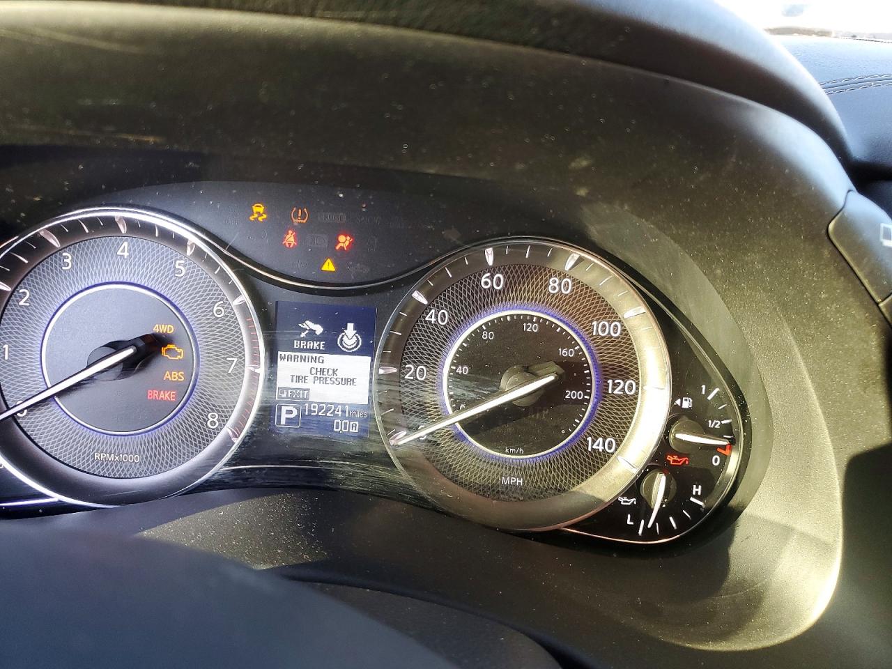2018 INFINITI QX80 BASE photo 9