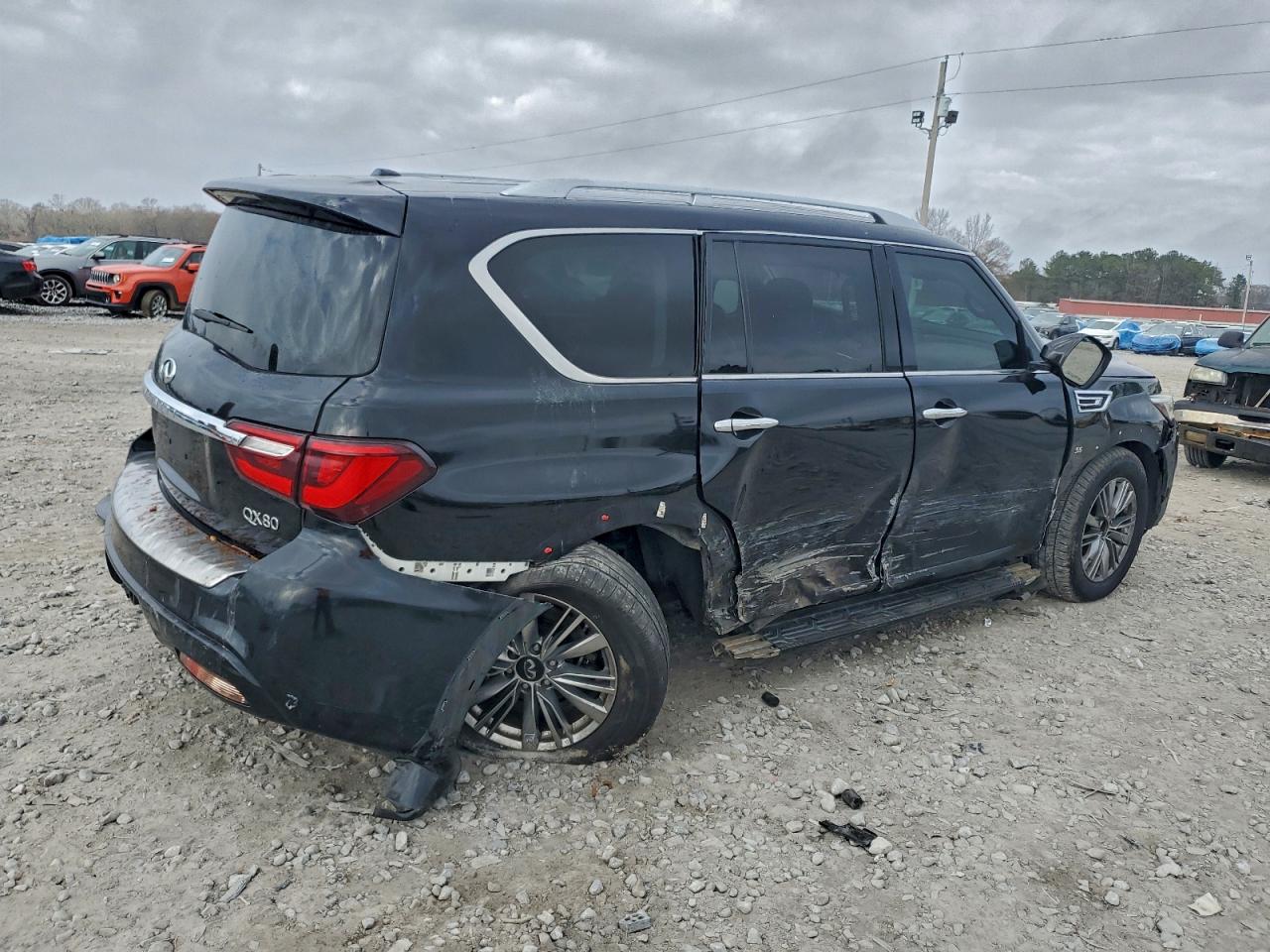 2018 INFINITI QX80 BASE photo 3