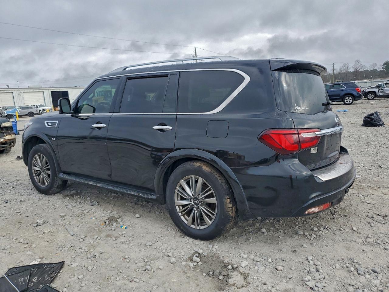 2018 INFINITI QX80 BASE photo 2