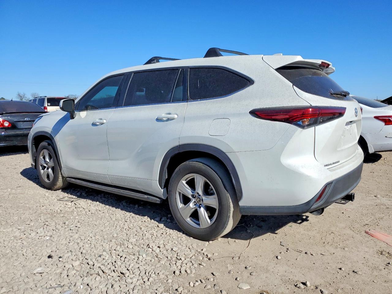 2023 TOYOTA HIGHLANDER L photo 2