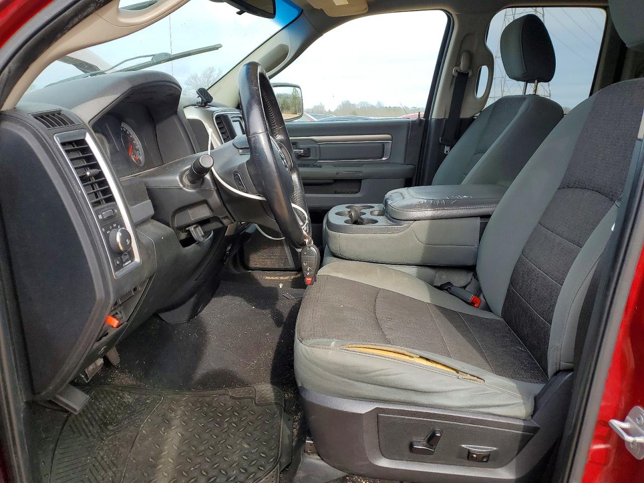 2014 RAM 1500 SLT photo 13