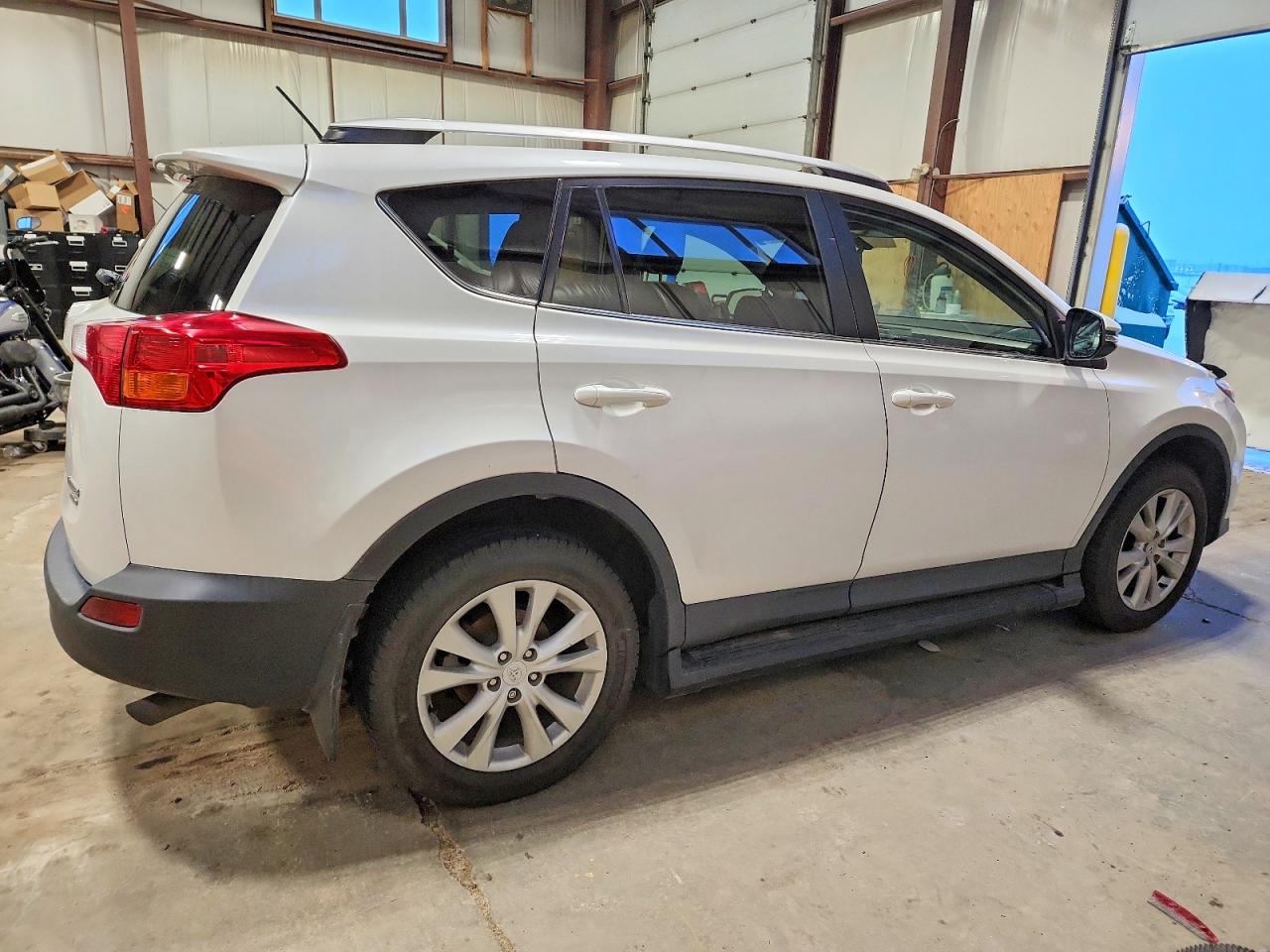2015 TOYOTA RAV4 LIMITED photo 5