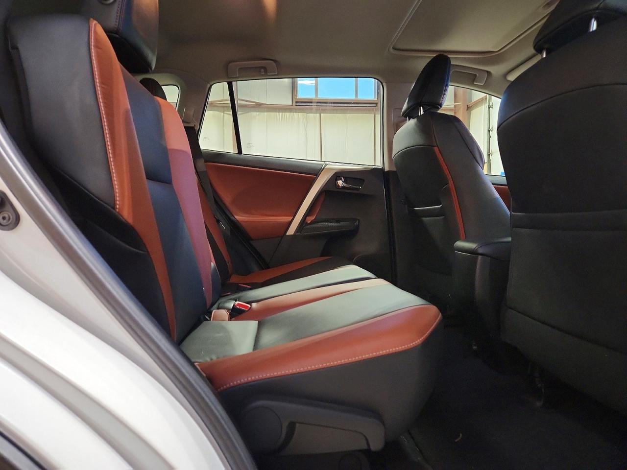 2015 TOYOTA RAV4 LIMITED photo 21