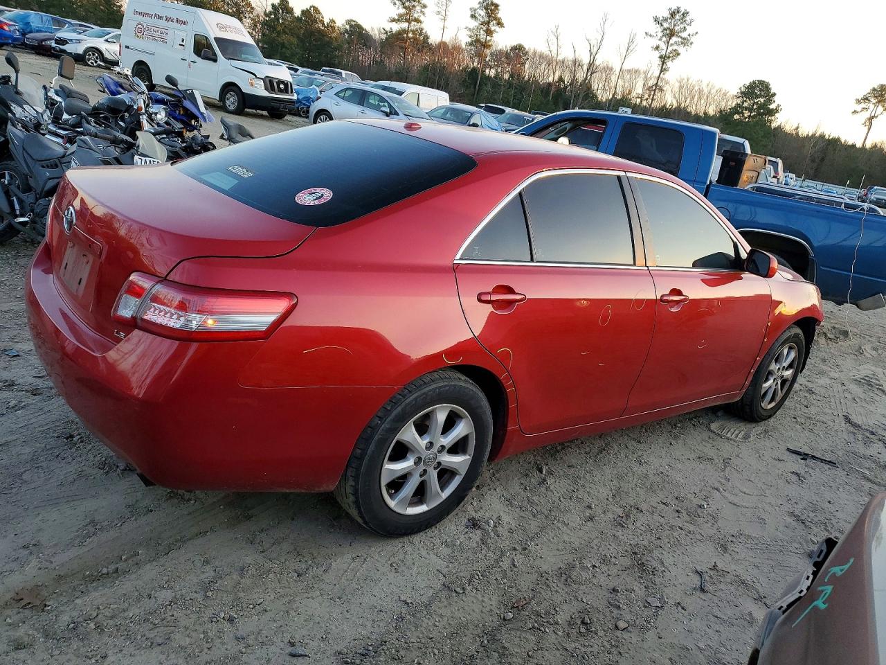2011 TOYOTA CAMRY BASE photo 3