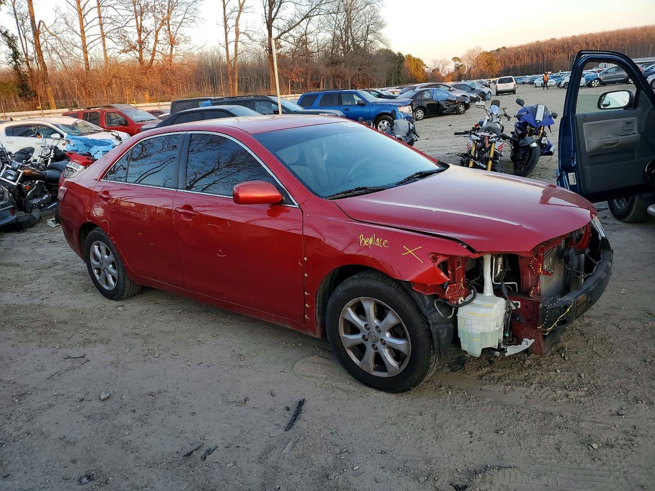 2011 TOYOTA CAMRY BASE photo 4