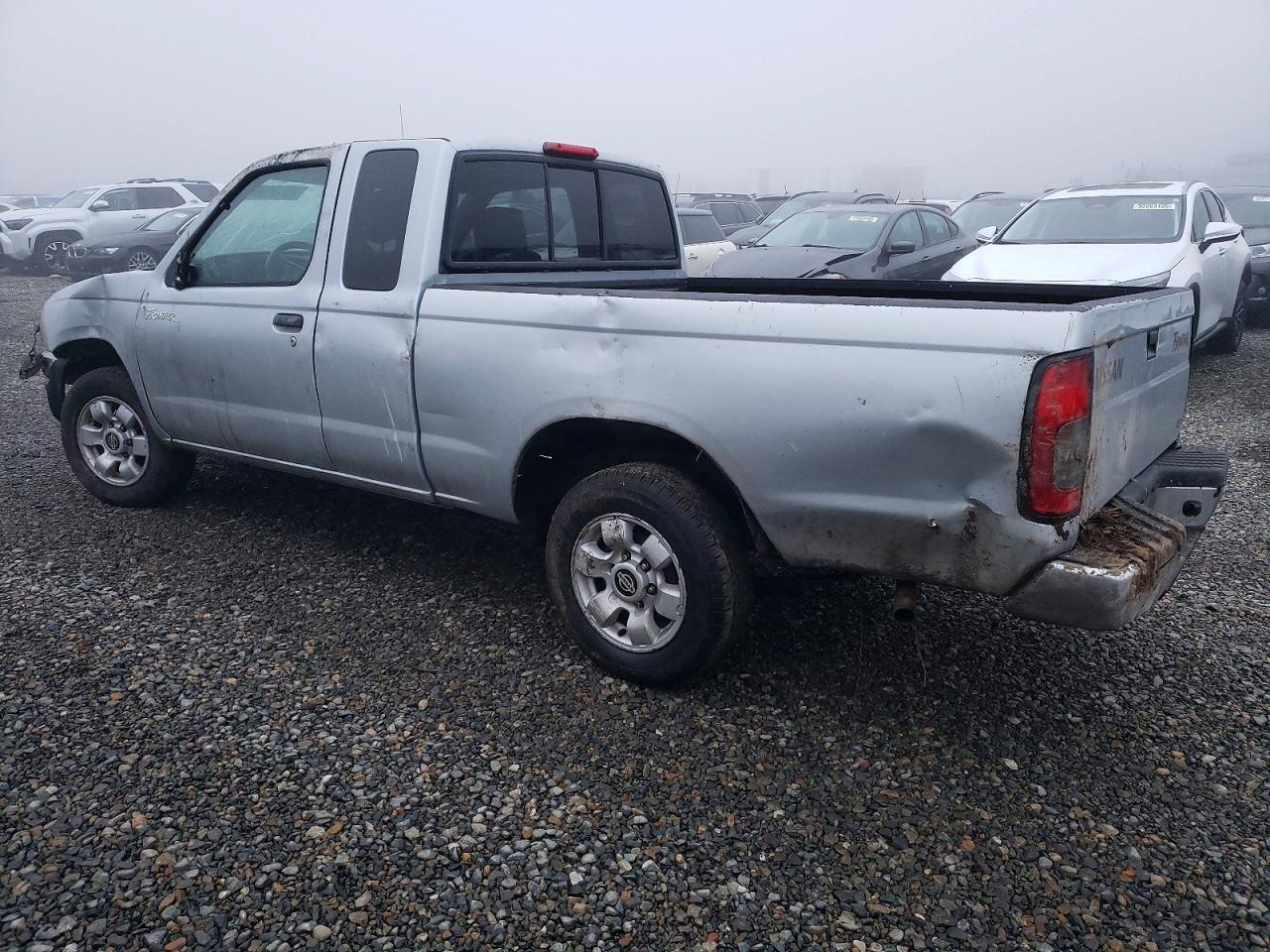 2000 NISSAN FRONTIER KING CAB XE photo 2