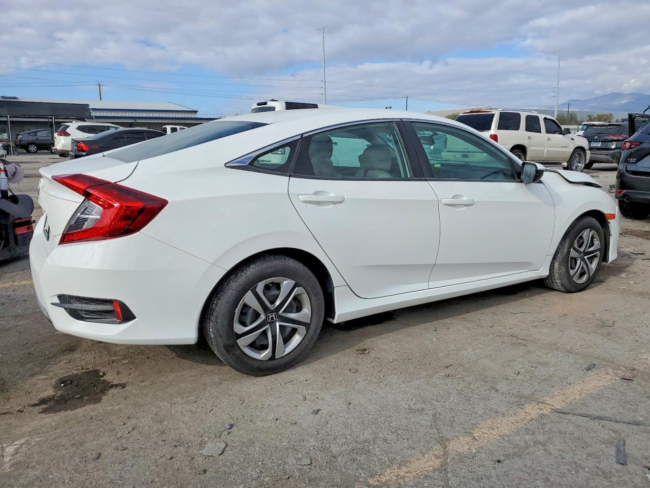2017 HONDA CIVIC LX photo 3