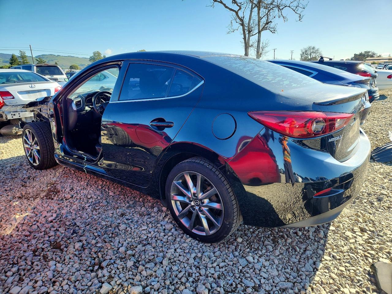 2018 MAZDA 3 TOURING photo 2