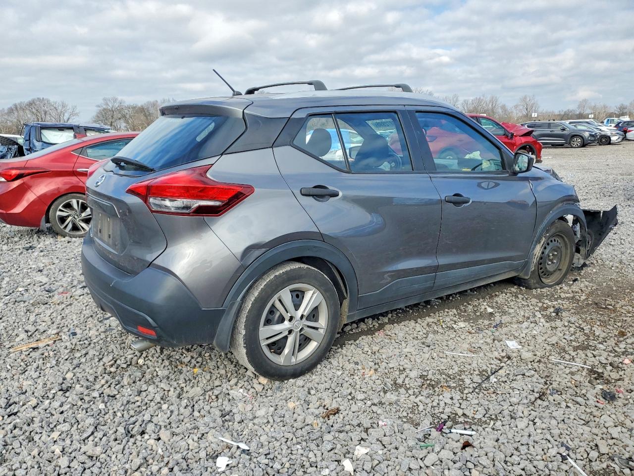 2018 NISSAN KICKS S photo 3