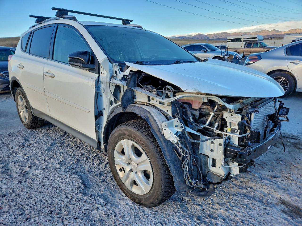2014 TOYOTA RAV4 LE photo 4