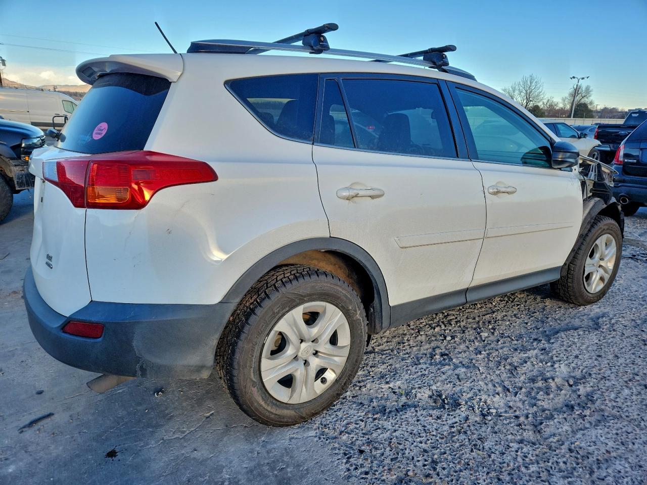 2014 TOYOTA RAV4 LE photo 3