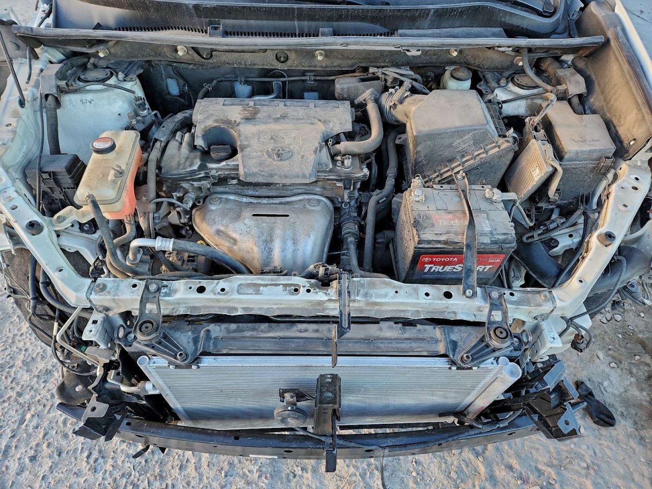 2014 TOYOTA RAV4 LE photo 12
