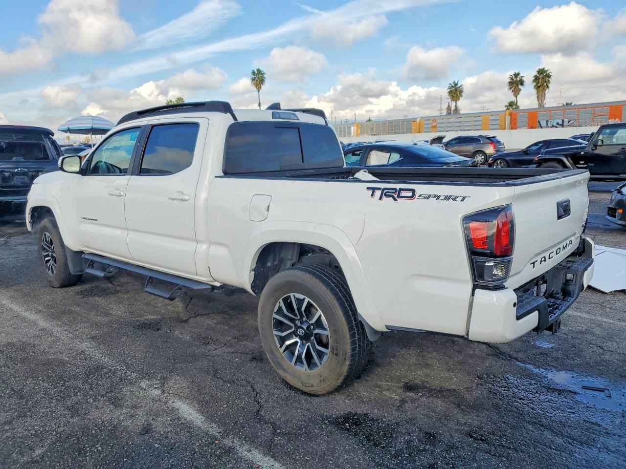 2022 TOYOTA TACOMA DOUBLE CAB photo 2