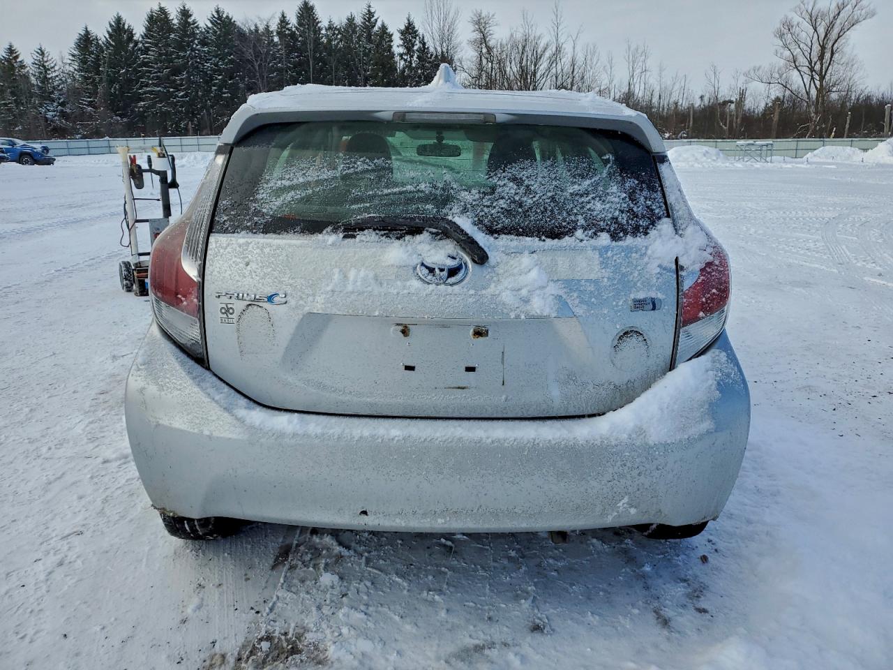 2015 TOYOTA PRIUS C photo 11