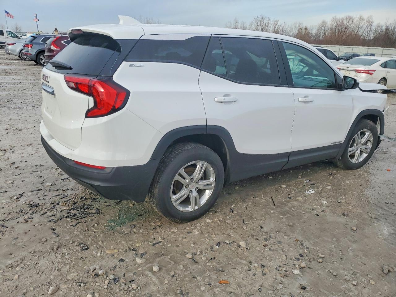 2019 GMC TERRAIN SLE photo 3