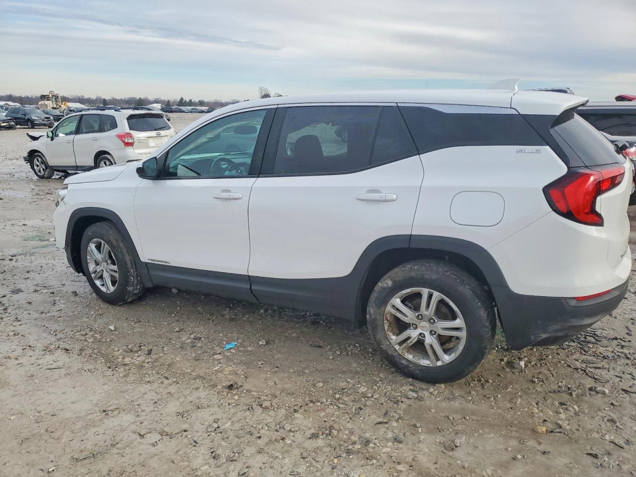 2019 GMC TERRAIN SLE photo 2