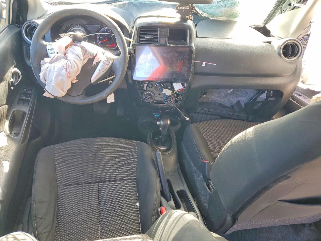 2018 NISSAN VERSA S photo 8