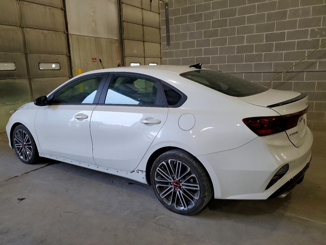 2024 KIA FORTE GT photo 3
