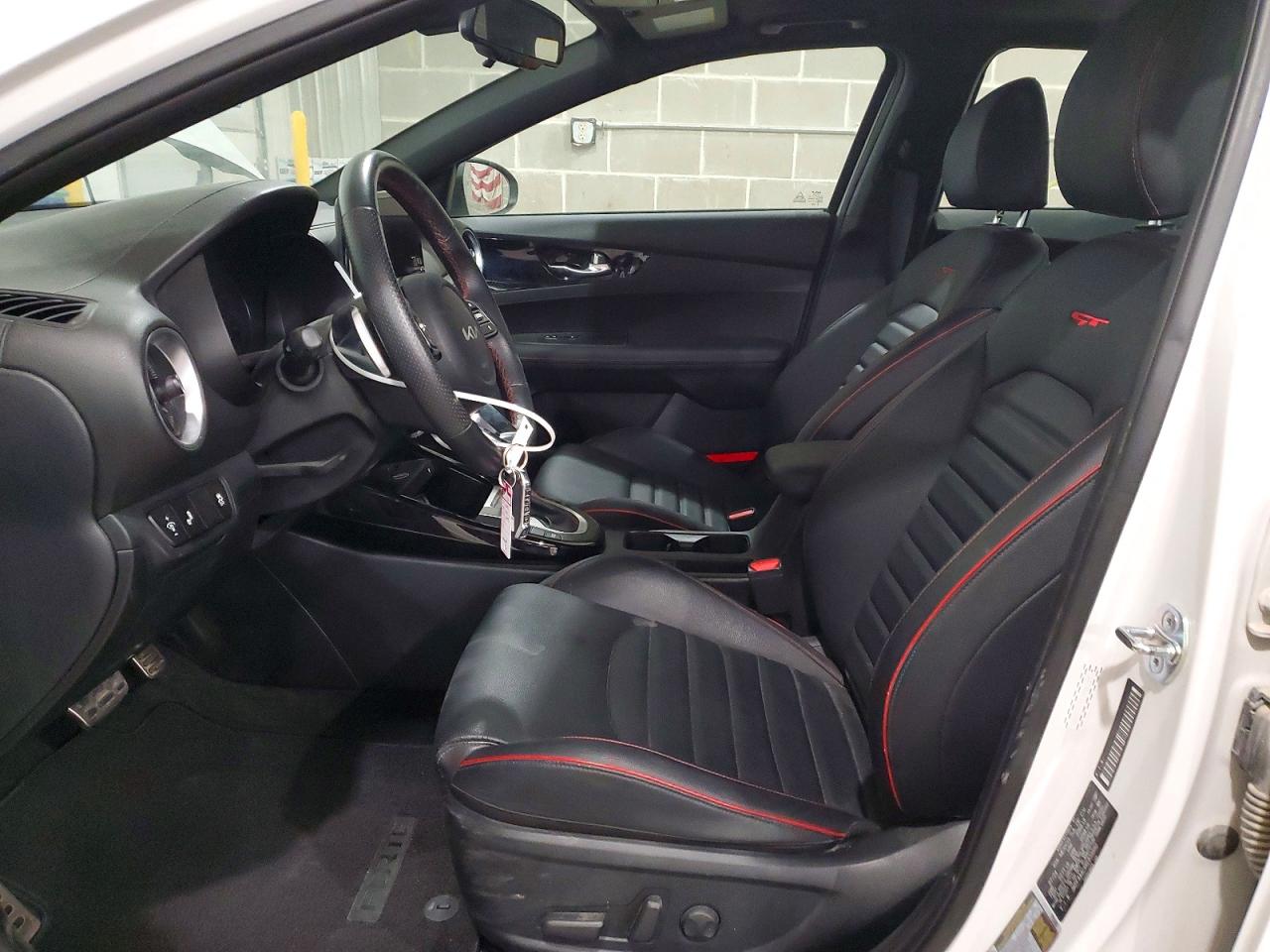 2024 KIA FORTE GT photo 13