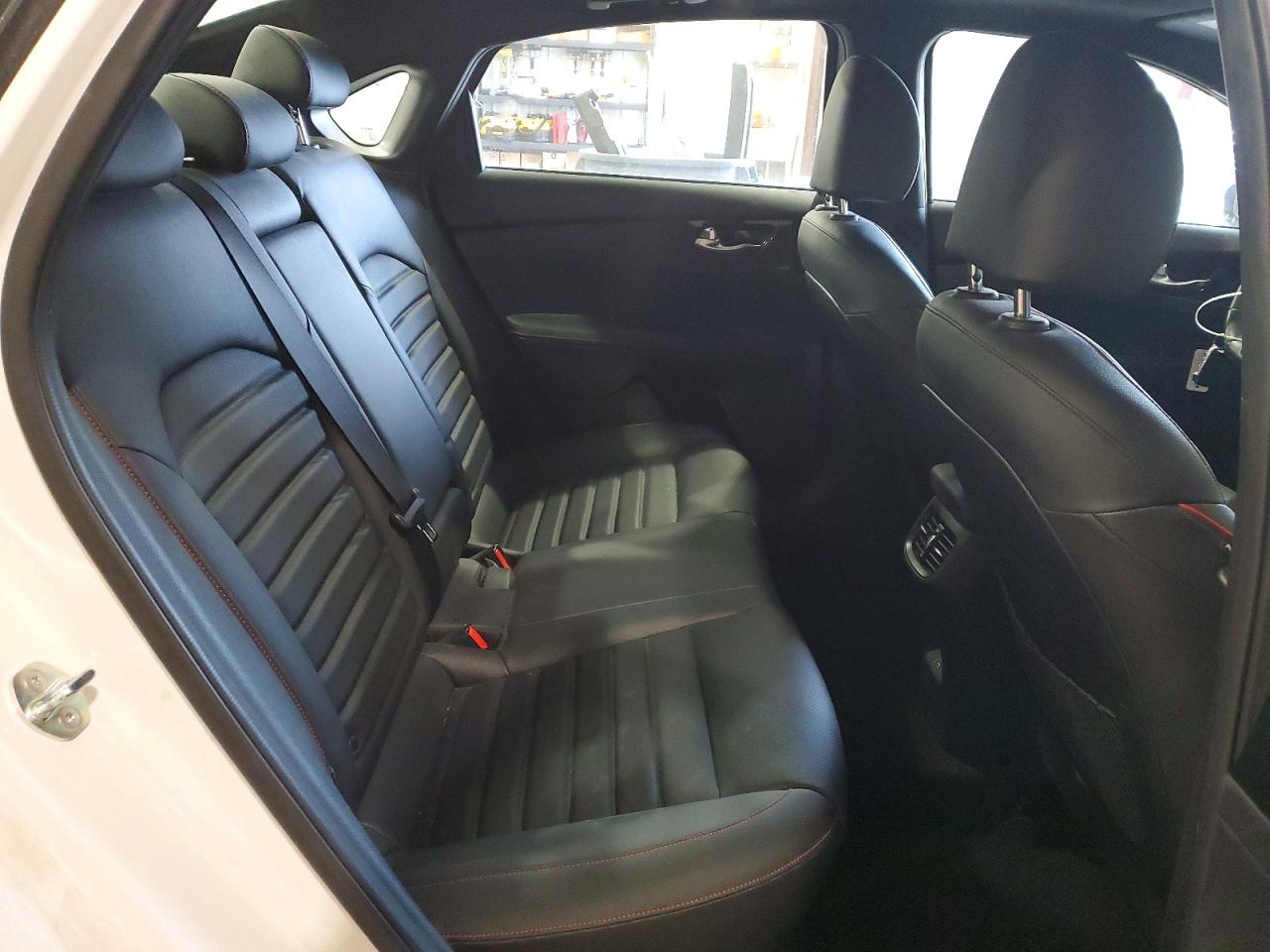 2024 KIA FORTE GT photo 19