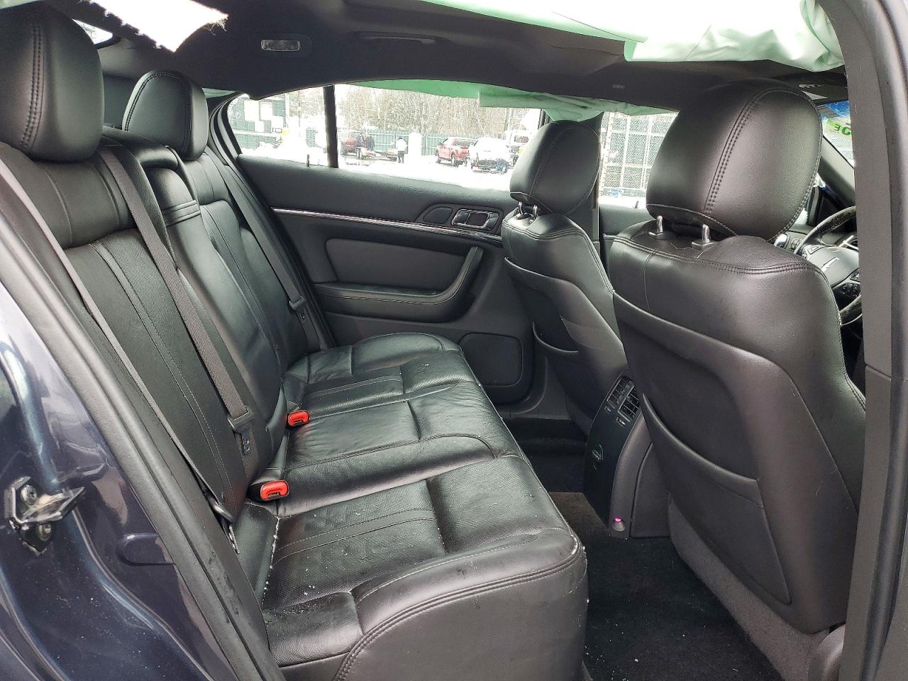 2013 LINCOLN MKS photo 19