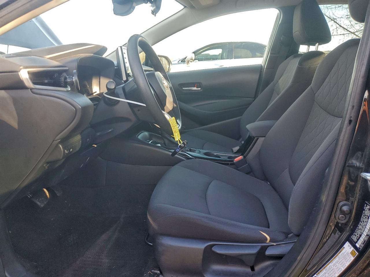 2021 TOYOTA COROLLA LE photo 7