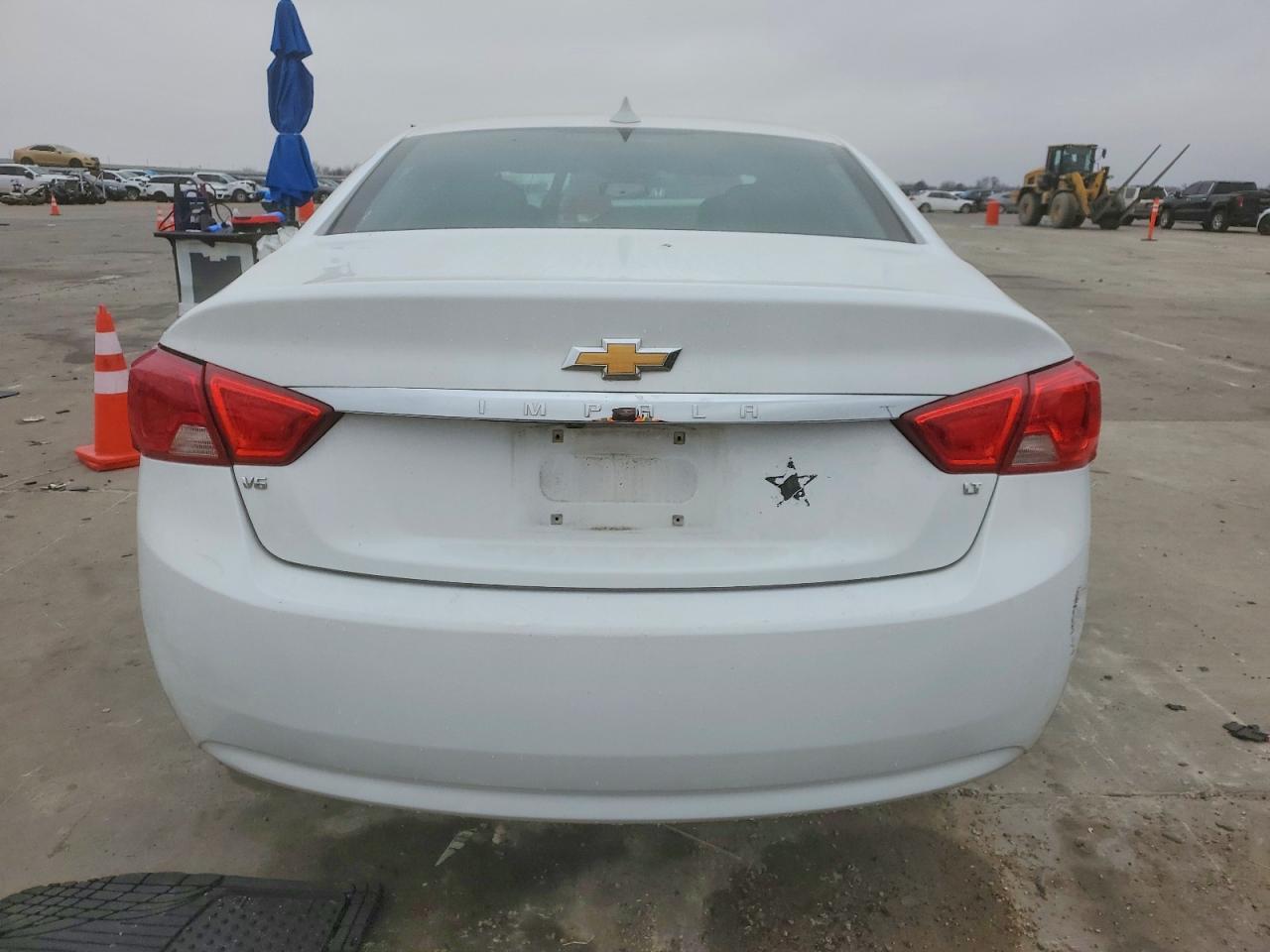 2018 CHEVROLET IMPALA LT photo 6