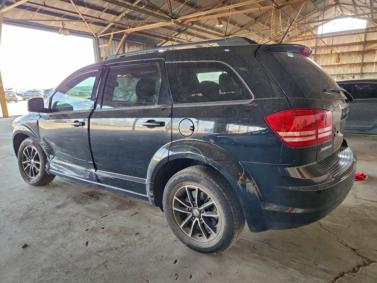 2017 DODGE JOURNEY SE photo 2