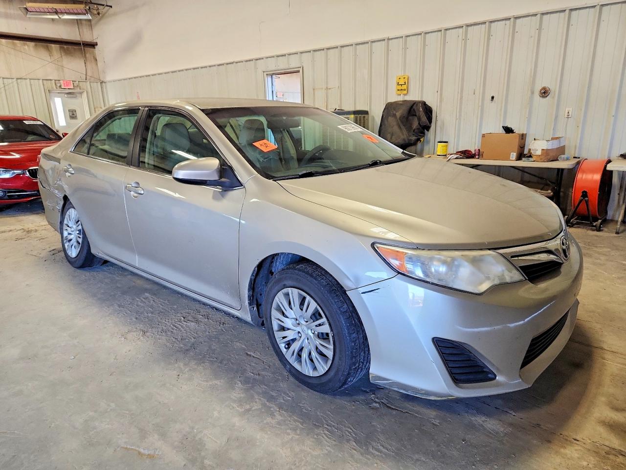 2014 TOYOTA CAMRY L photo 4