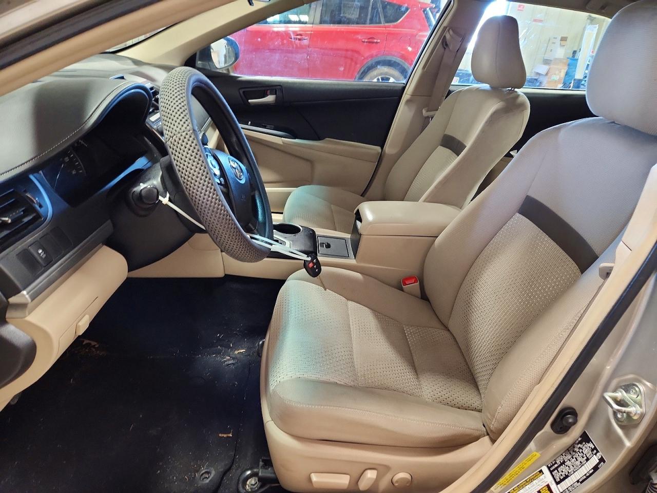 2014 TOYOTA CAMRY L photo 7