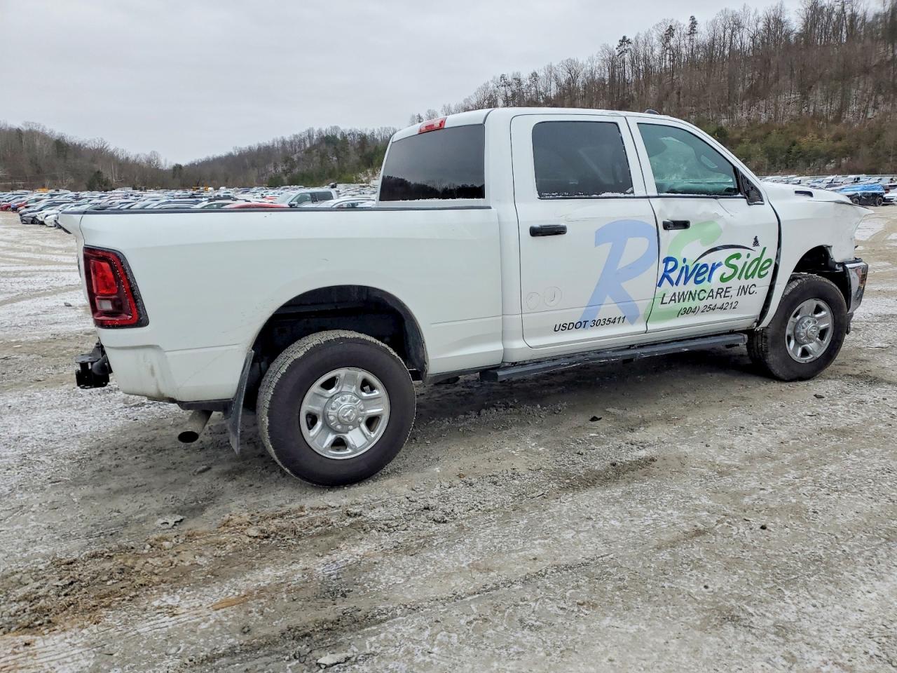 2025 RAM 2500 TRADESMAN photo 3