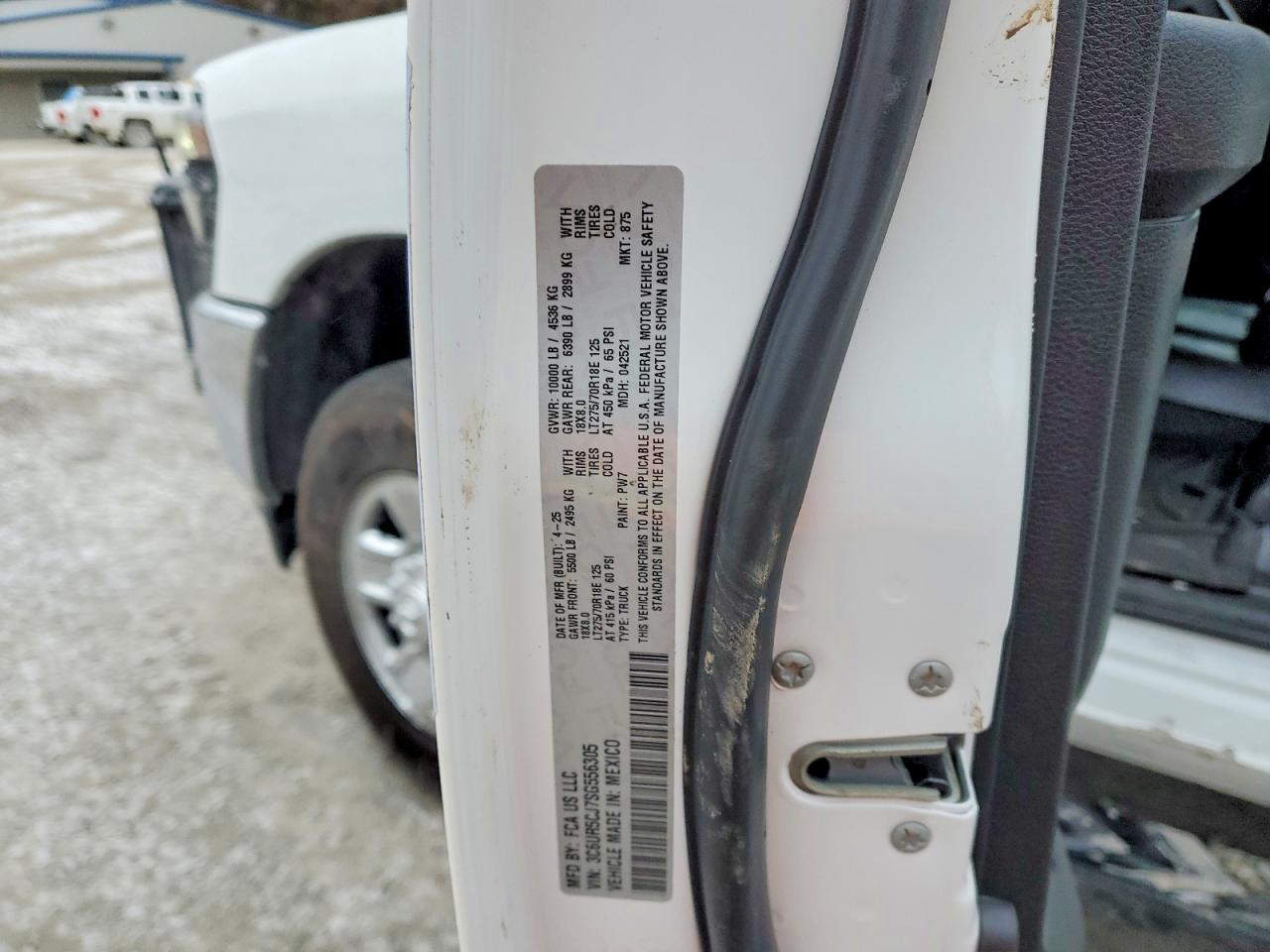 2025 RAM 2500 TRADESMAN photo 12