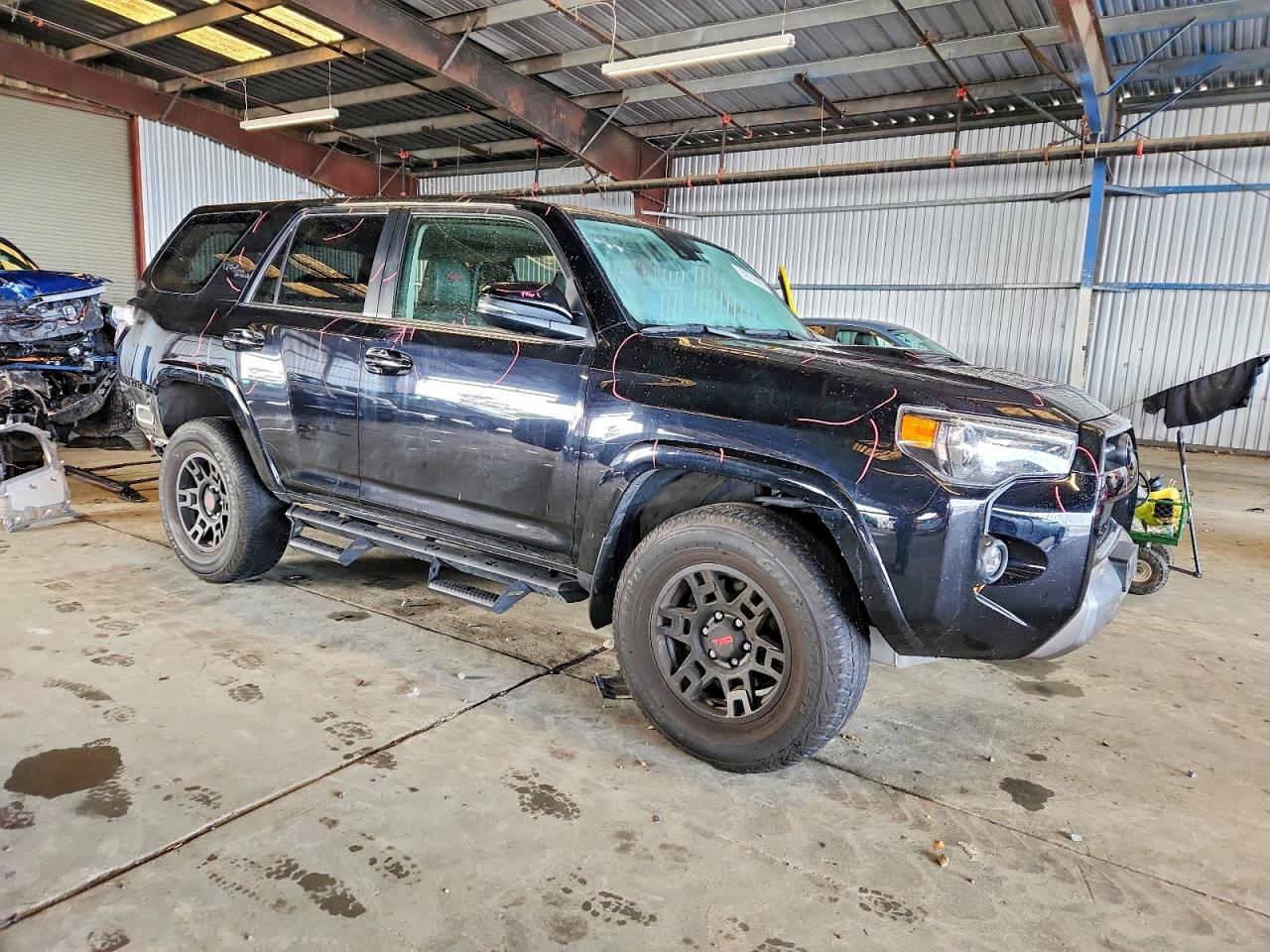 2022 TOYOTA 4RUNNER SR5 PREMIUM photo 4