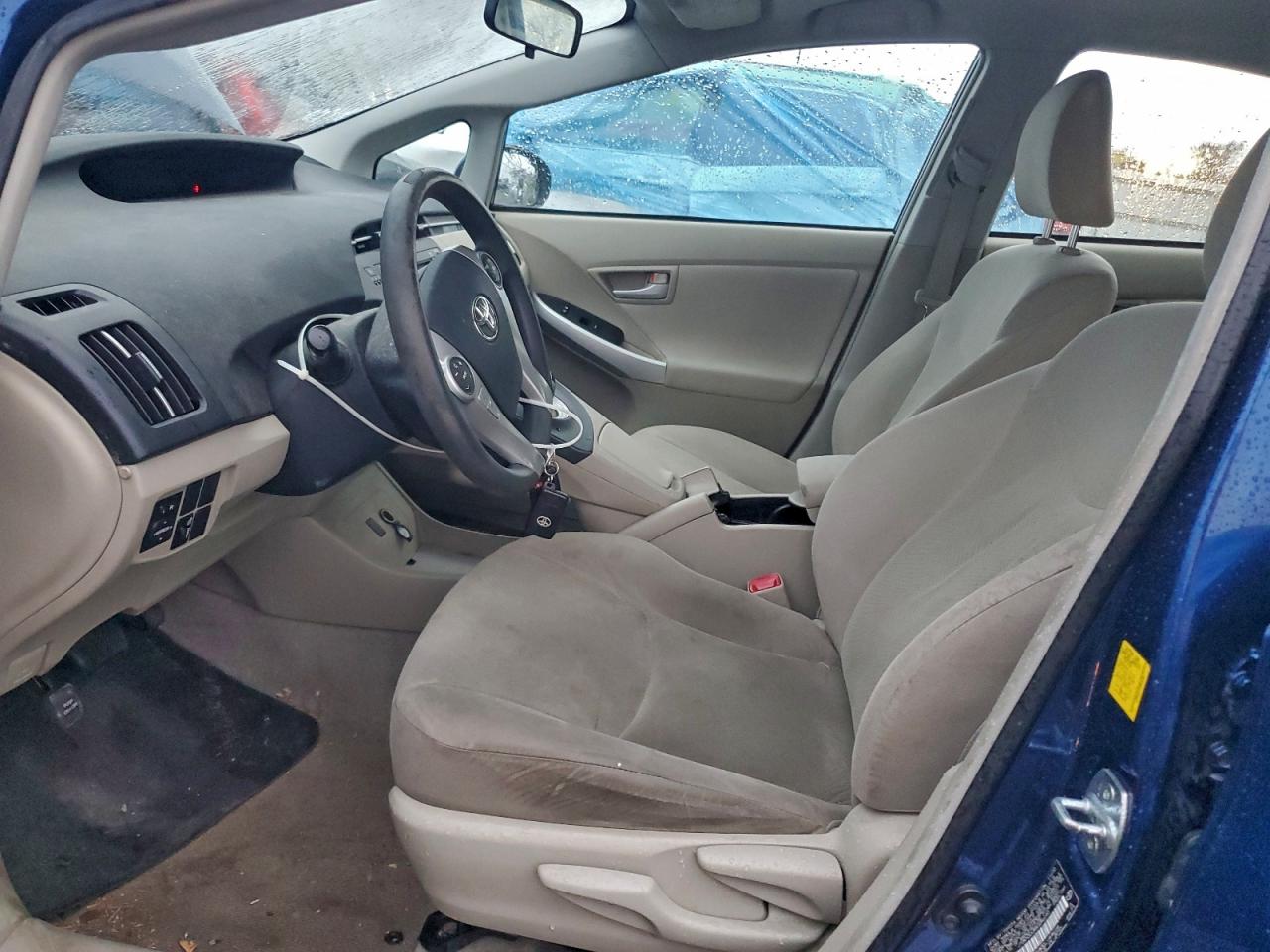 2011 TOYOTA PRIUS photo 7