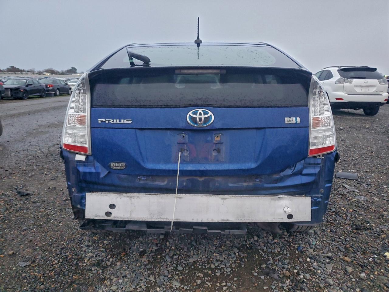 2011 TOYOTA PRIUS photo 6