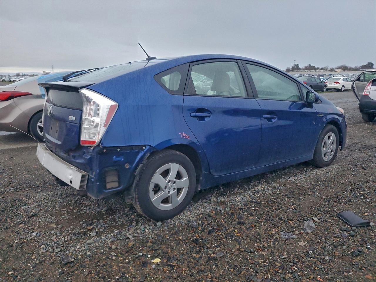 2011 TOYOTA PRIUS photo 3