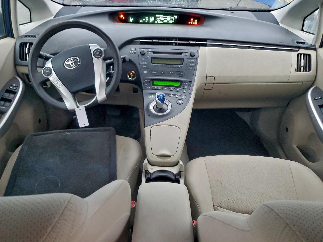 2011 TOYOTA PRIUS photo 8