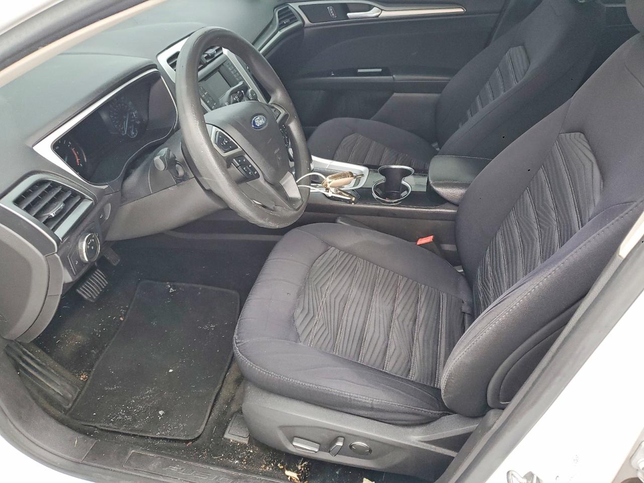 2016 FORD FUSION SE photo 19