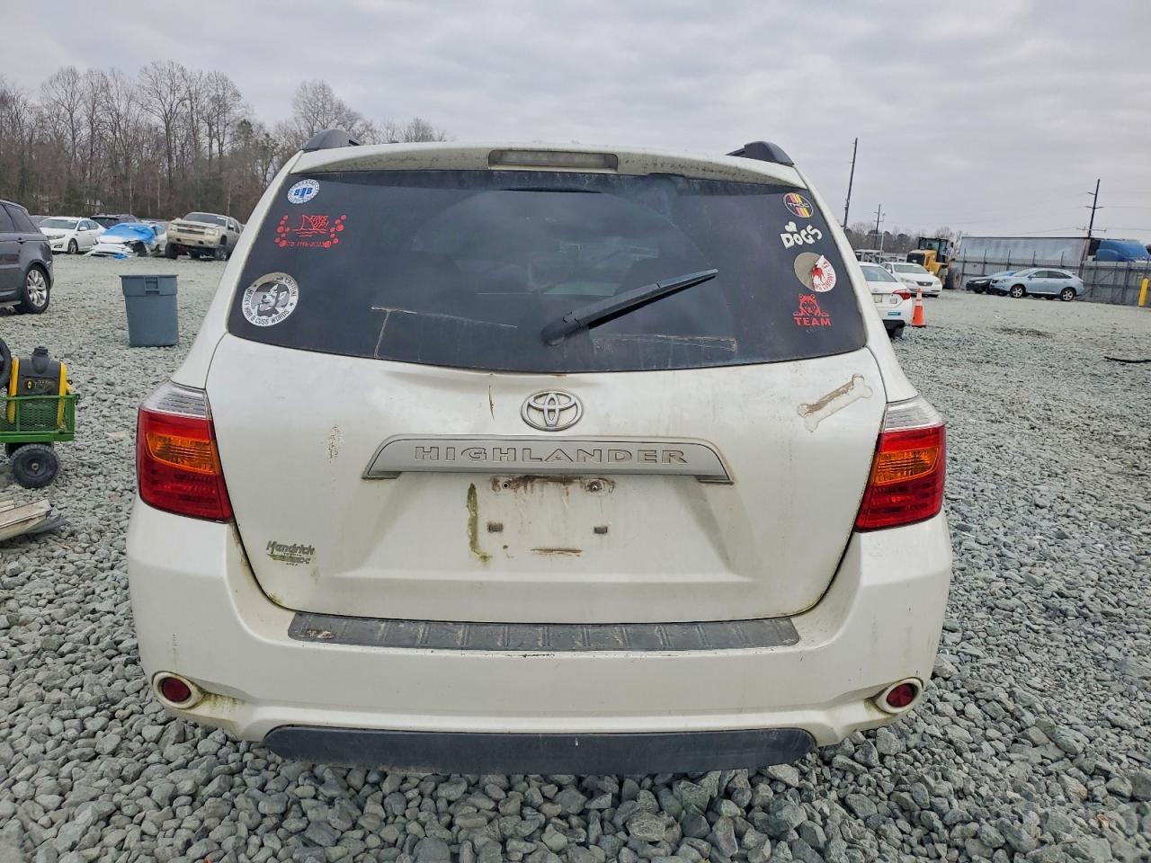 2010 TOYOTA HIGHLANDER photo 11