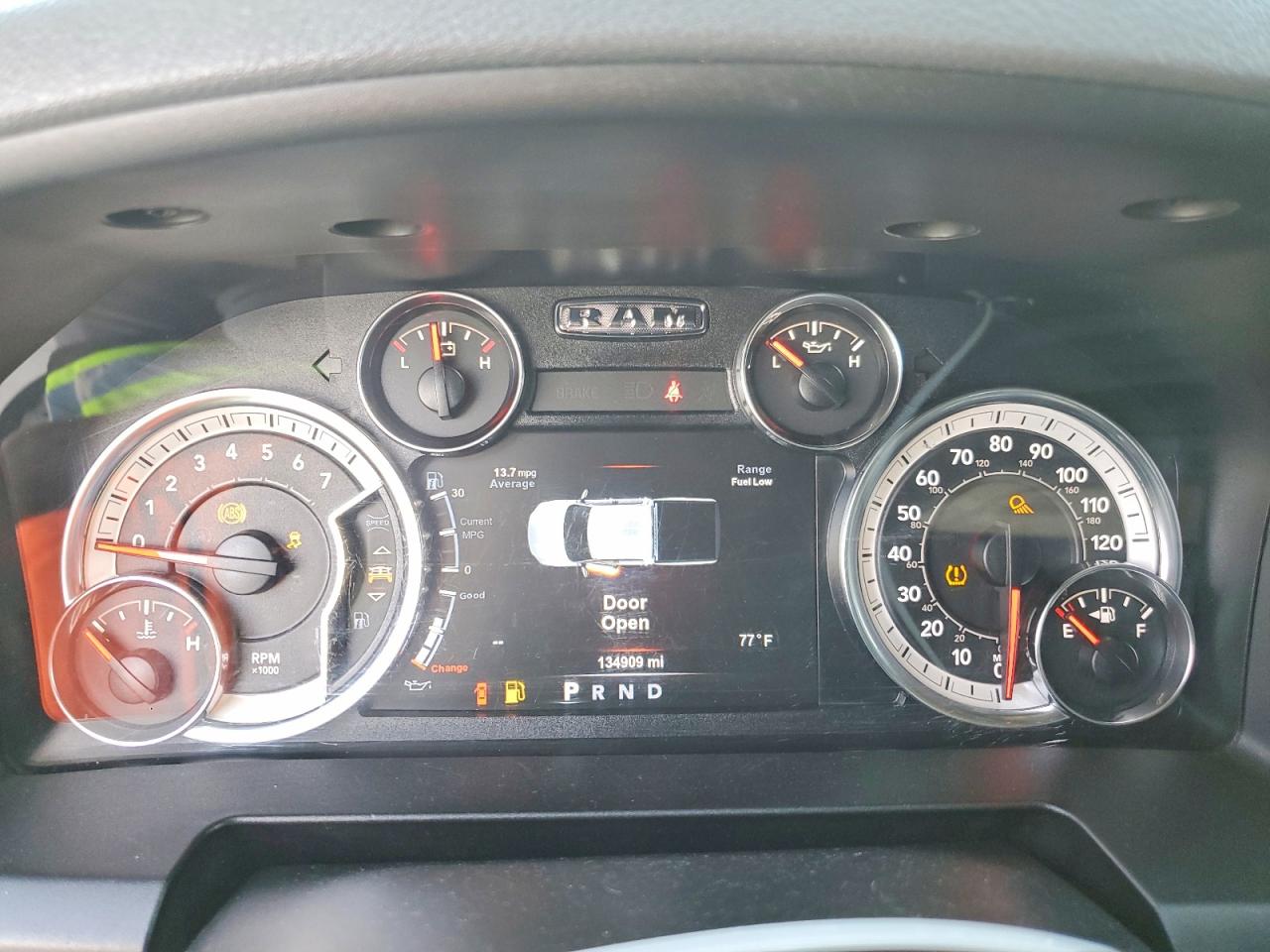 2019 RAM 1500 CLASSIC SLT photo 9