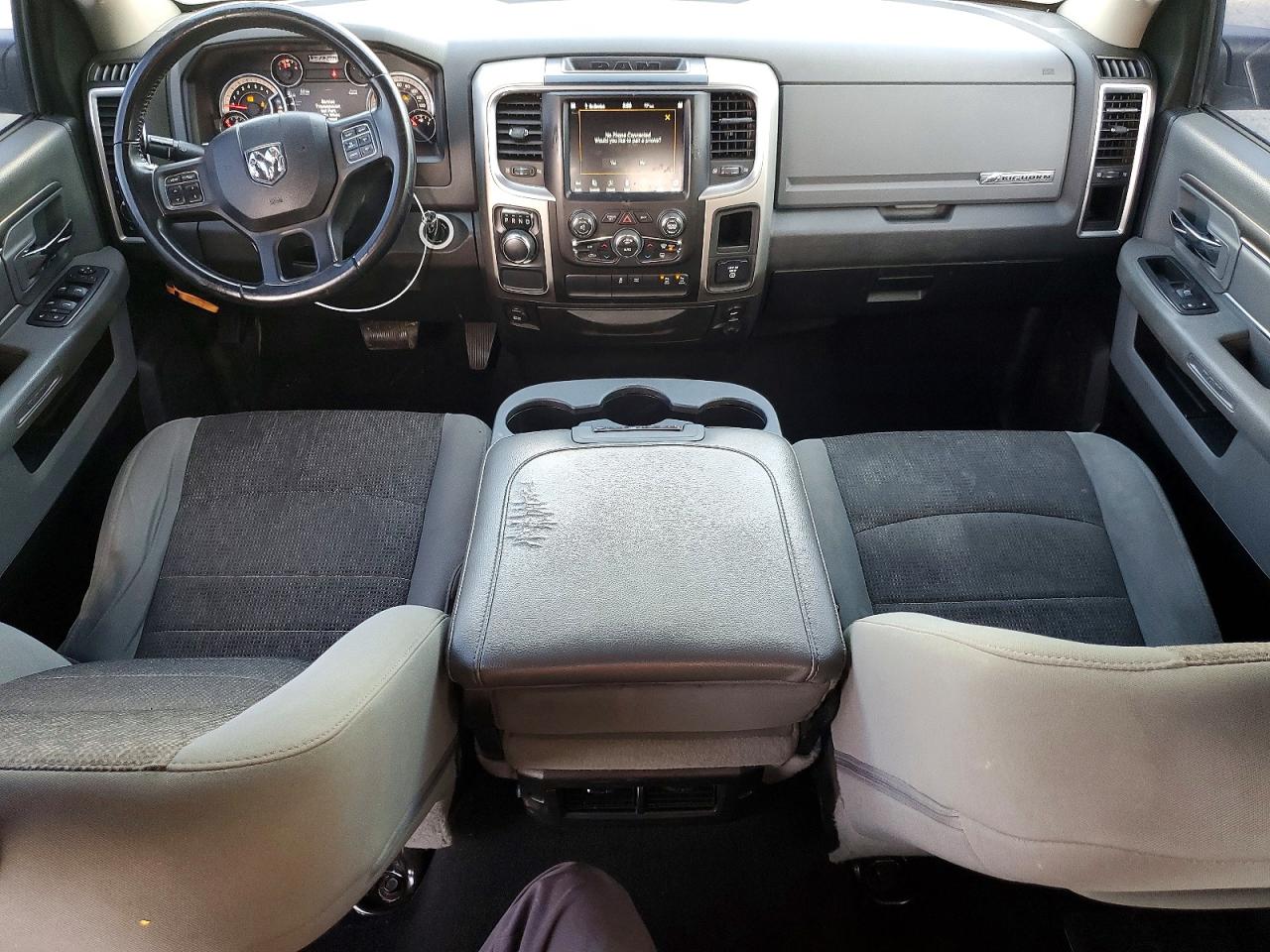 2019 RAM 1500 CLASSIC SLT photo 8