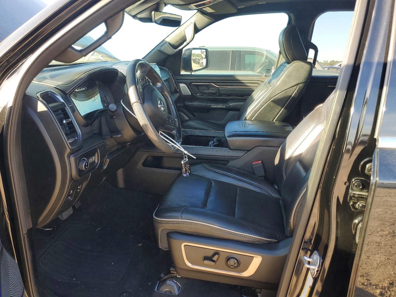 2019 RAM 1500 LIMITED photo 13