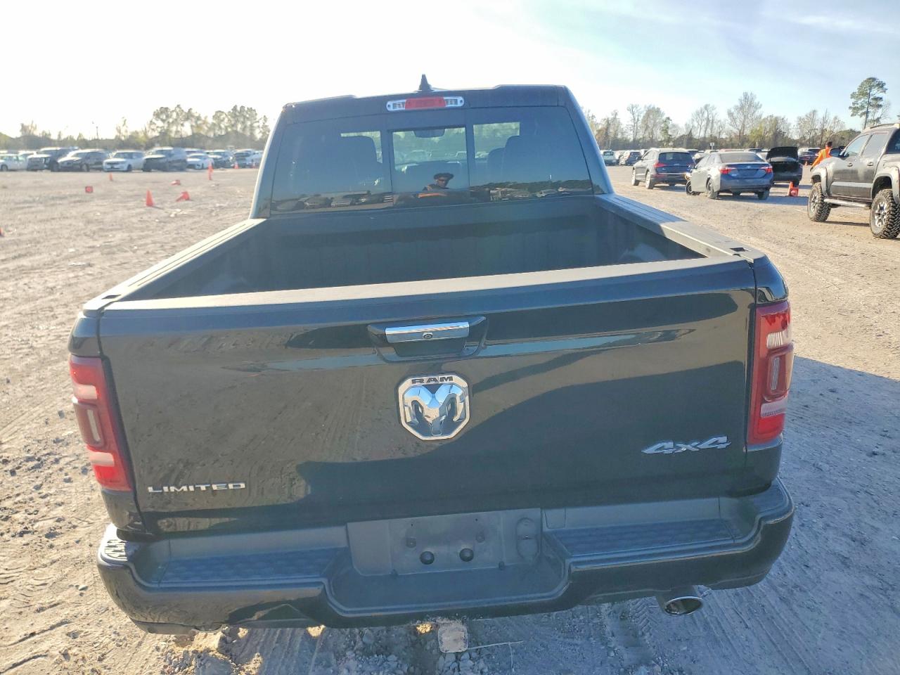 2019 RAM 1500 LIMITED photo 11