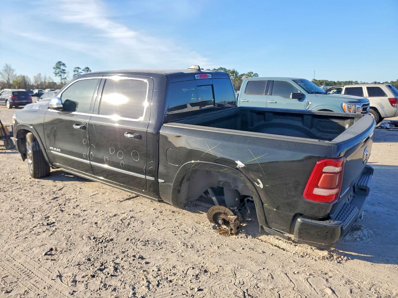 2019 RAM 1500 LIMITED photo 3